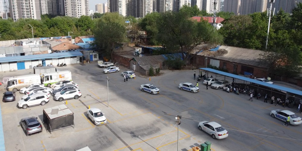 选择驾校的主要因素：学员利益的优先思量